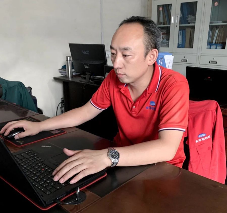 热列祝贺我司雷军同志荣获阳新“手艺大赛一等奖”！_M88体育
